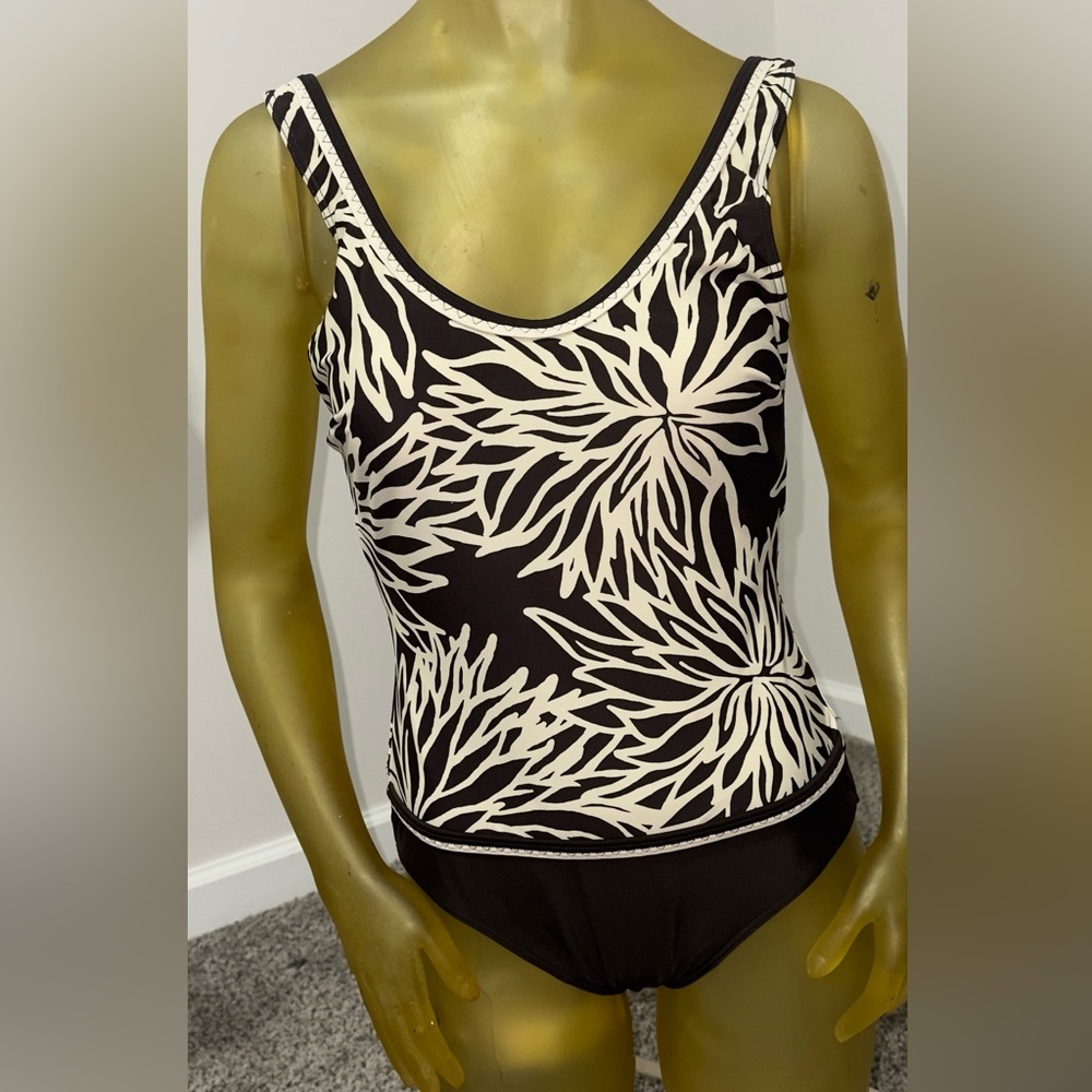 Bust Enhancing White&Chocolate Leaf Print 1PC Swimsuit Sz Med BY CHRISTINA. NWOT